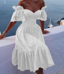 Rochie de damă din dantelă cu decolteu spectaculos 153212 alb